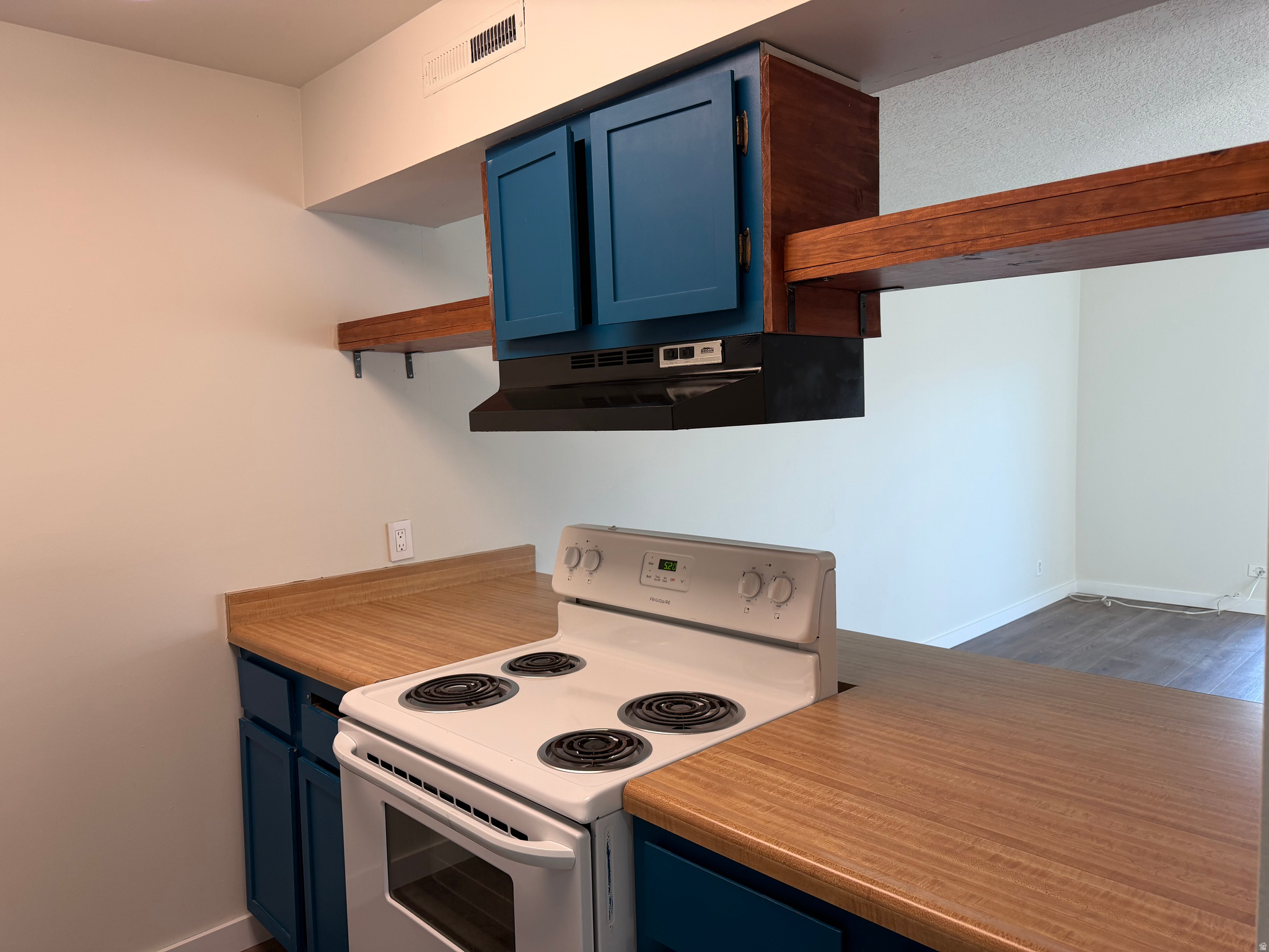 SOUTH 67 CONDOMINIUM - Residential