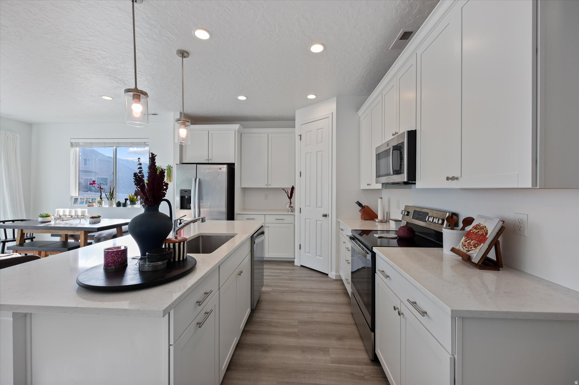 LEXINGTON GREENS - Residential