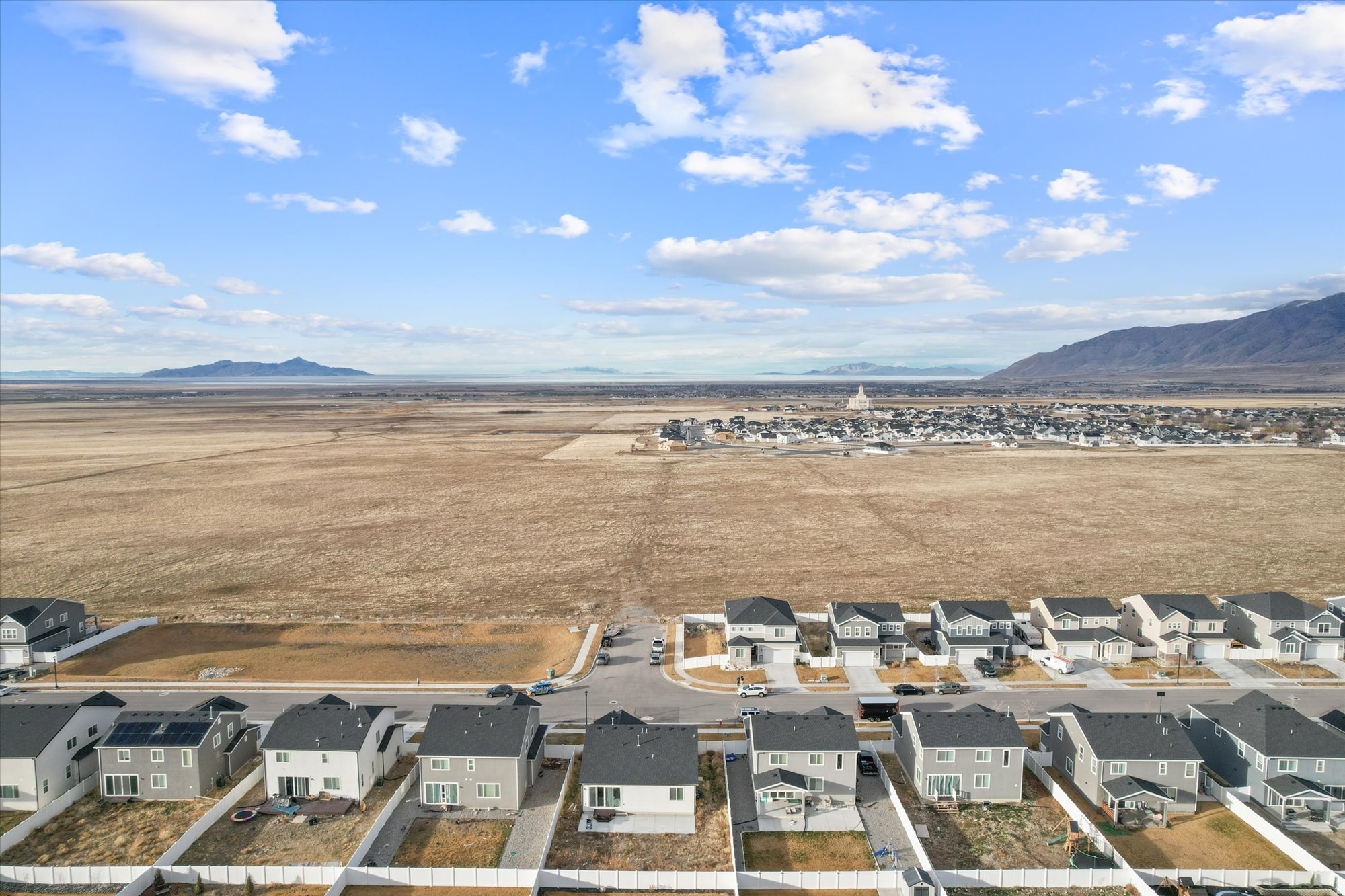 LEXINGTON GREENS - Residential