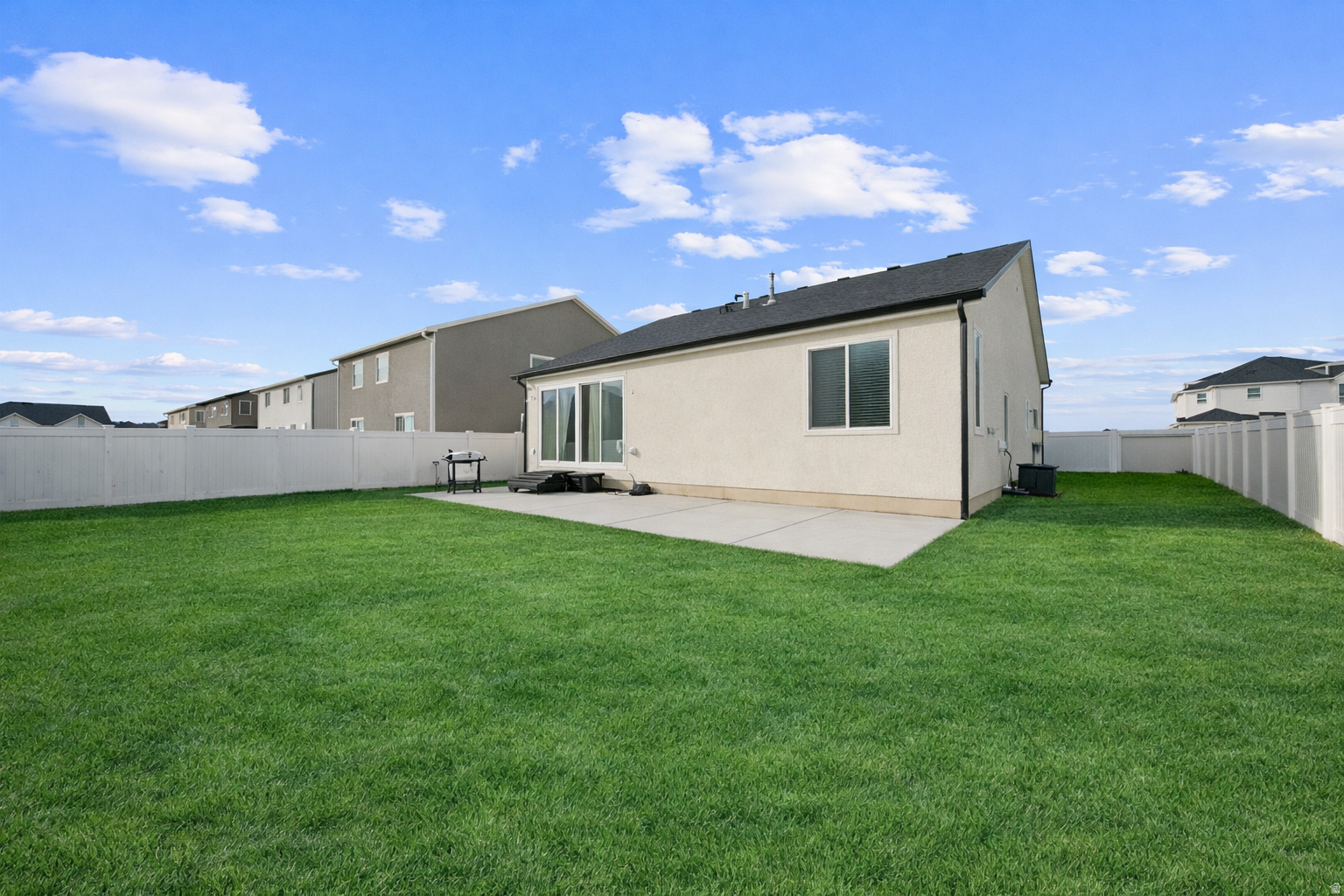 LEXINGTON GREENS - Residential