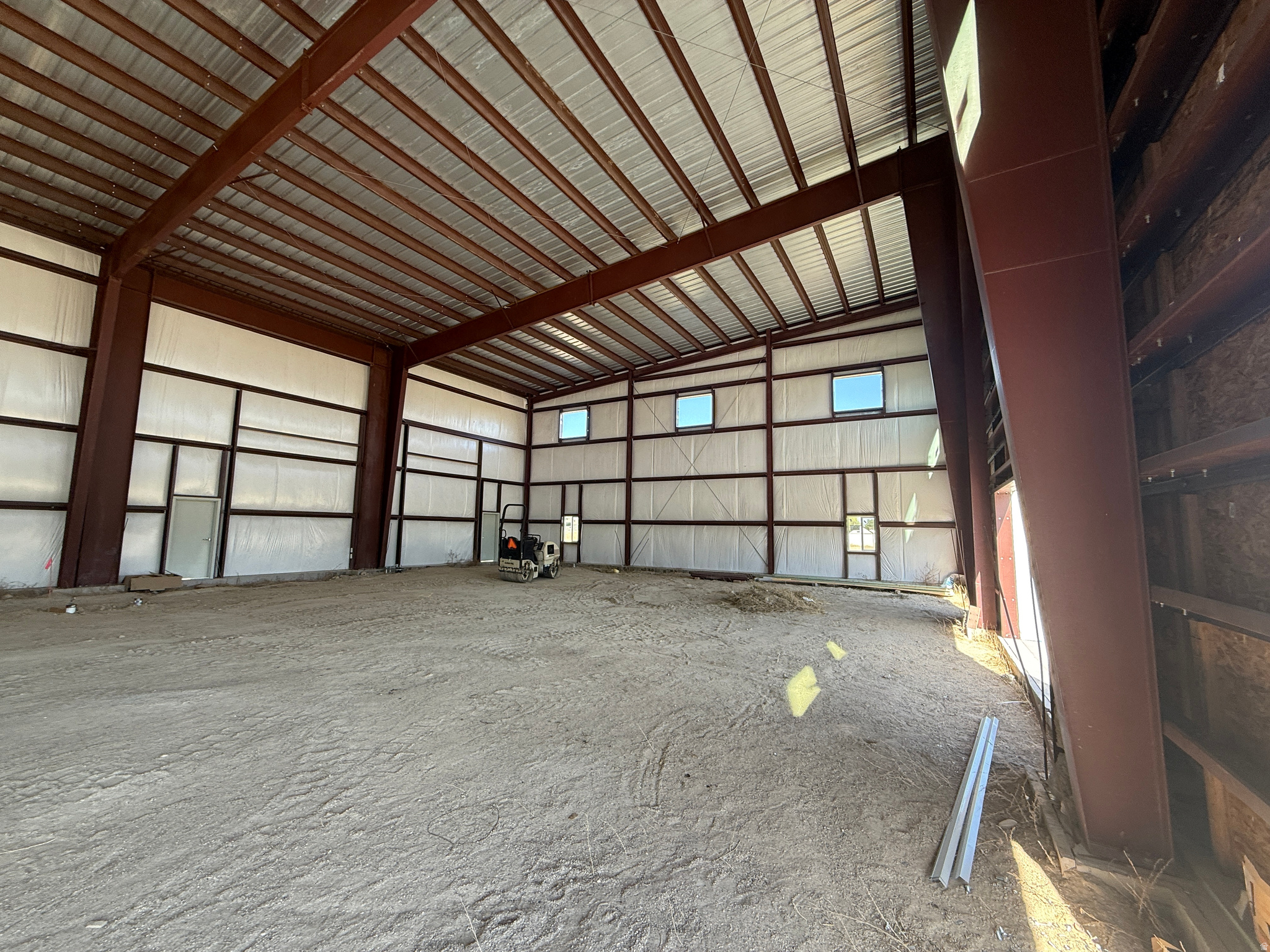 ELWOOD CROSSING - Commercial Lease