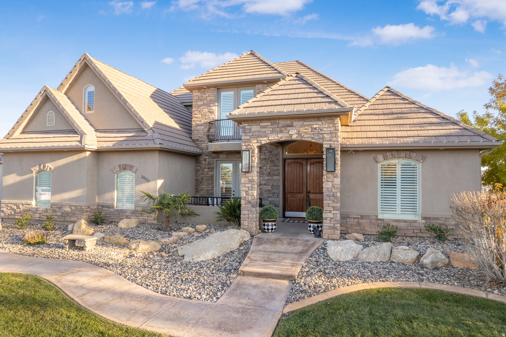 KNOLLS AT LITTLE VALLEY - Residential