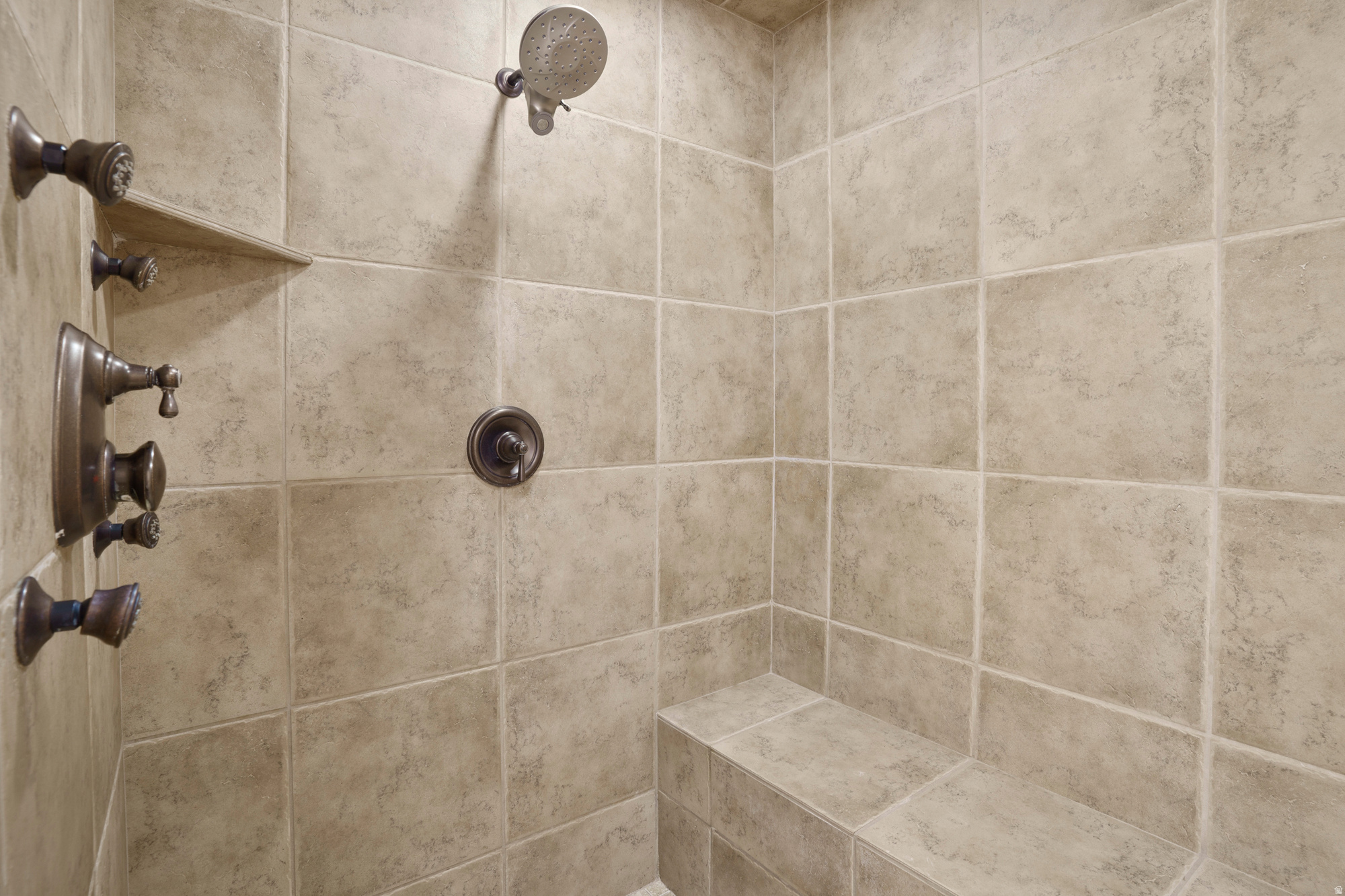 KNOLLS AT LITTLE VALLEY - Residential