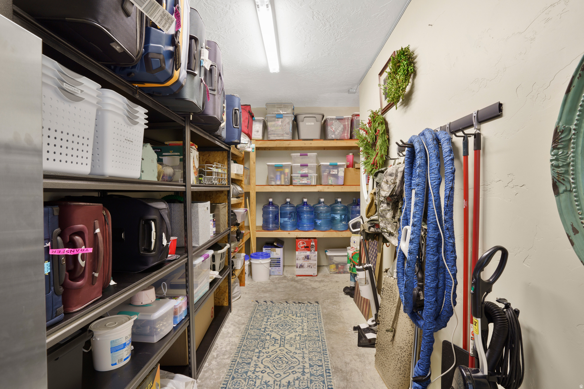 KNOLLS AT LITTLE VALLEY - Residential