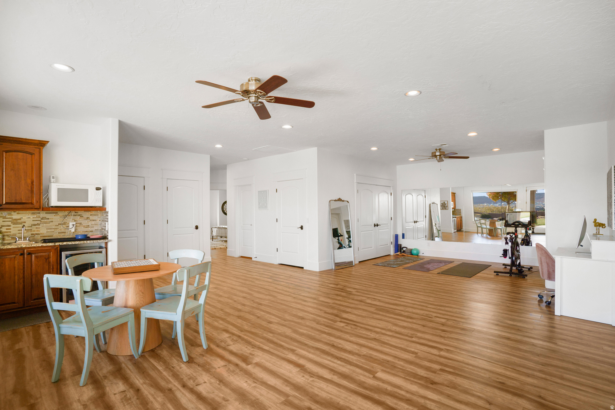 KNOLLS AT LITTLE VALLEY - Residential