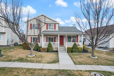 Photo of 7849 N SADDLEBACK DR, Eagle Mountain, UT 84005 (MLS # 2140574)