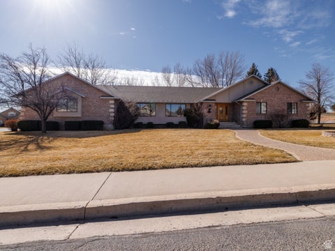 Homes For Sale - 877 W Lagoon St<br/> Roosevelt, UT 84066
