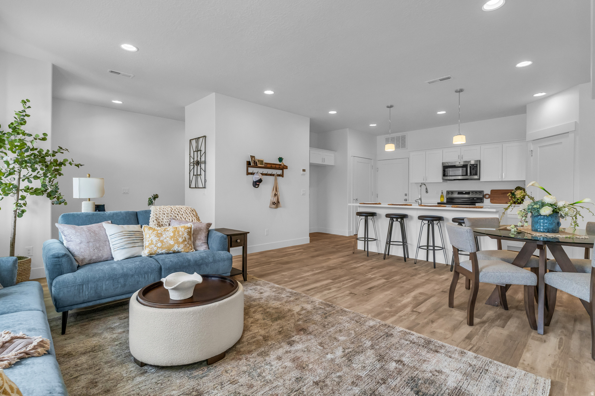 RC'S PARKWEST - Residential