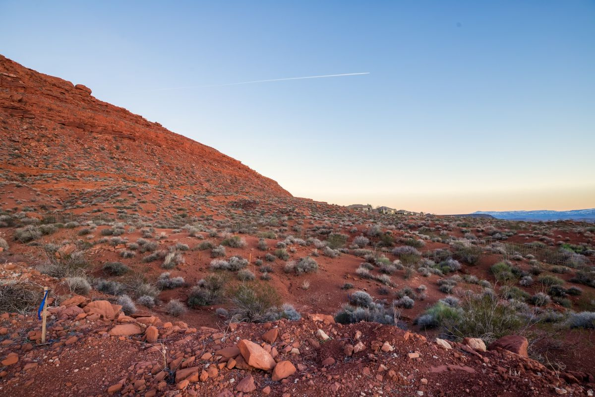 VISTAS AT ENTRADA - Land