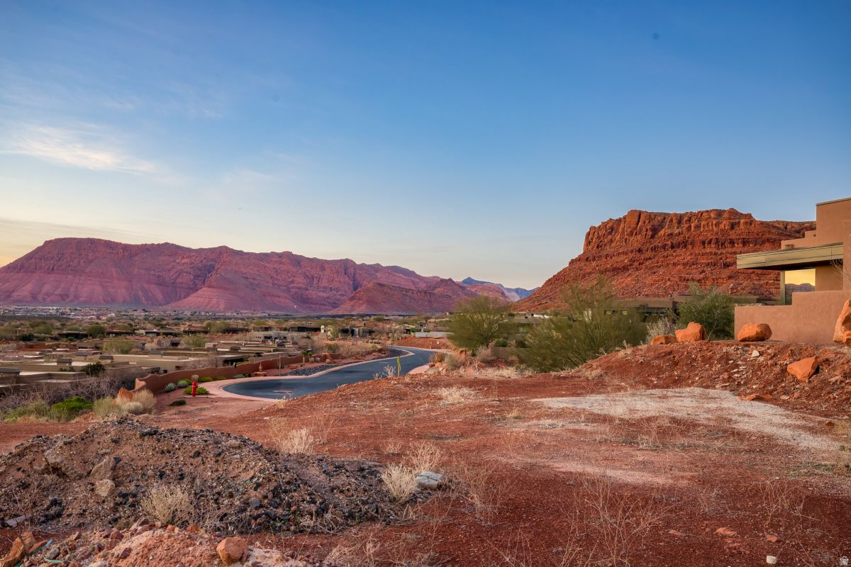VISTAS AT ENTRADA - Land