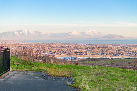 Photo of 16072 S FIELDING HILL LN #1001, Draper, UT 84020 (MLS # 1994218)