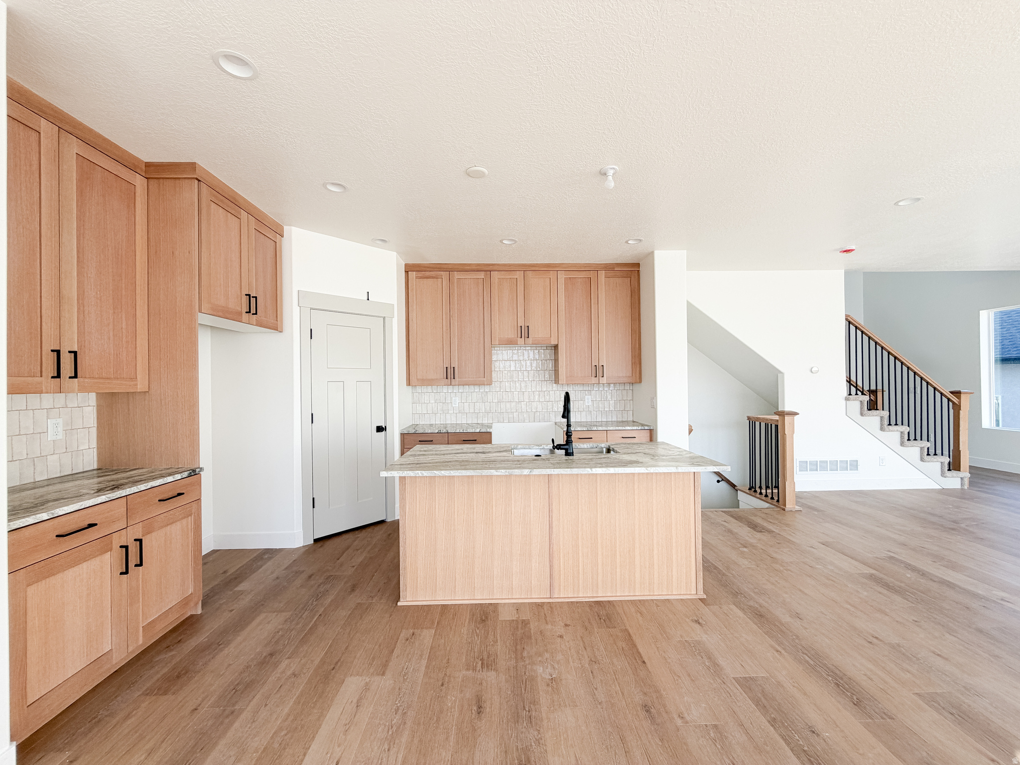 HIDDEN OAKS - Residential