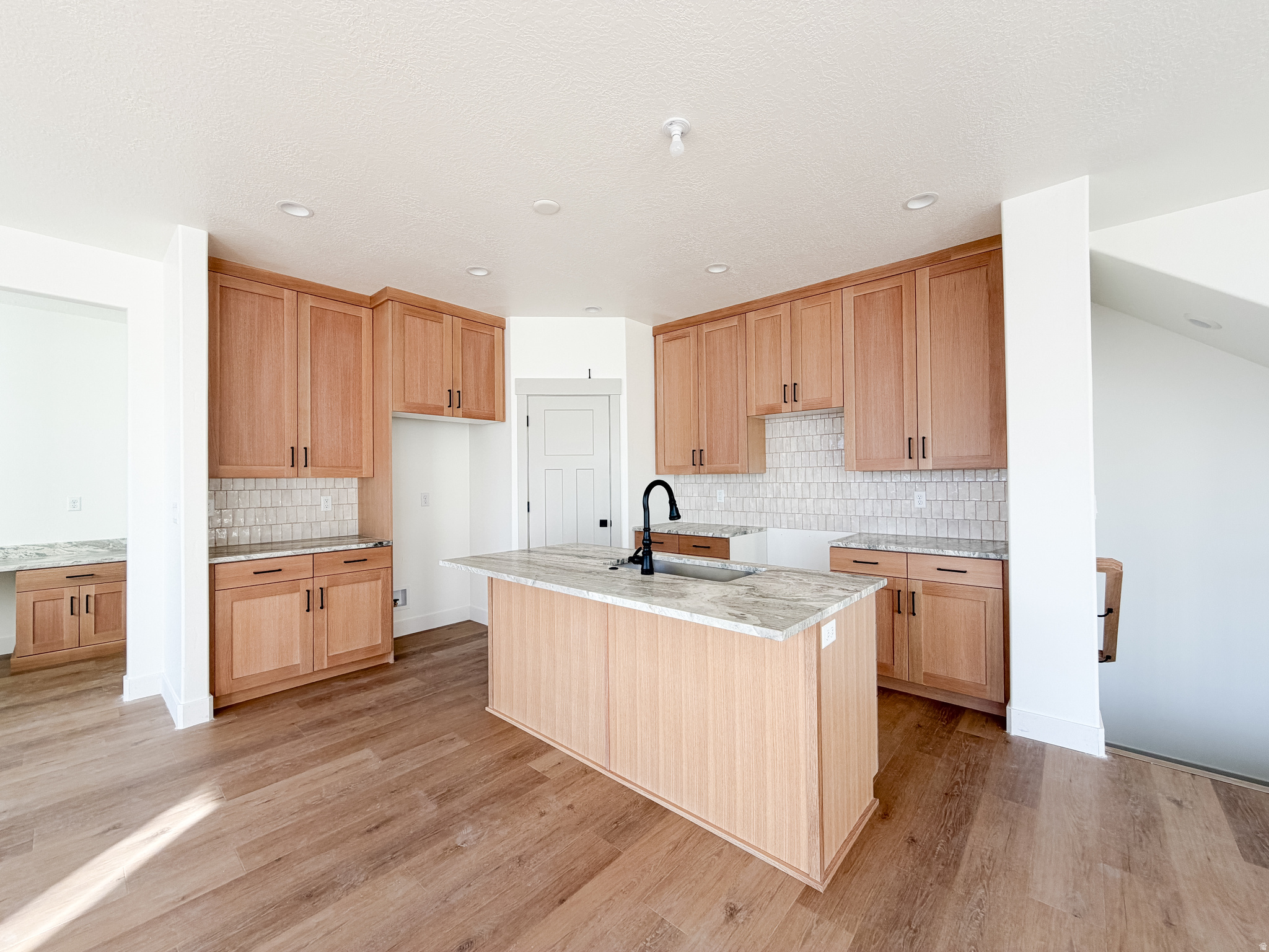 HIDDEN OAKS - Residential