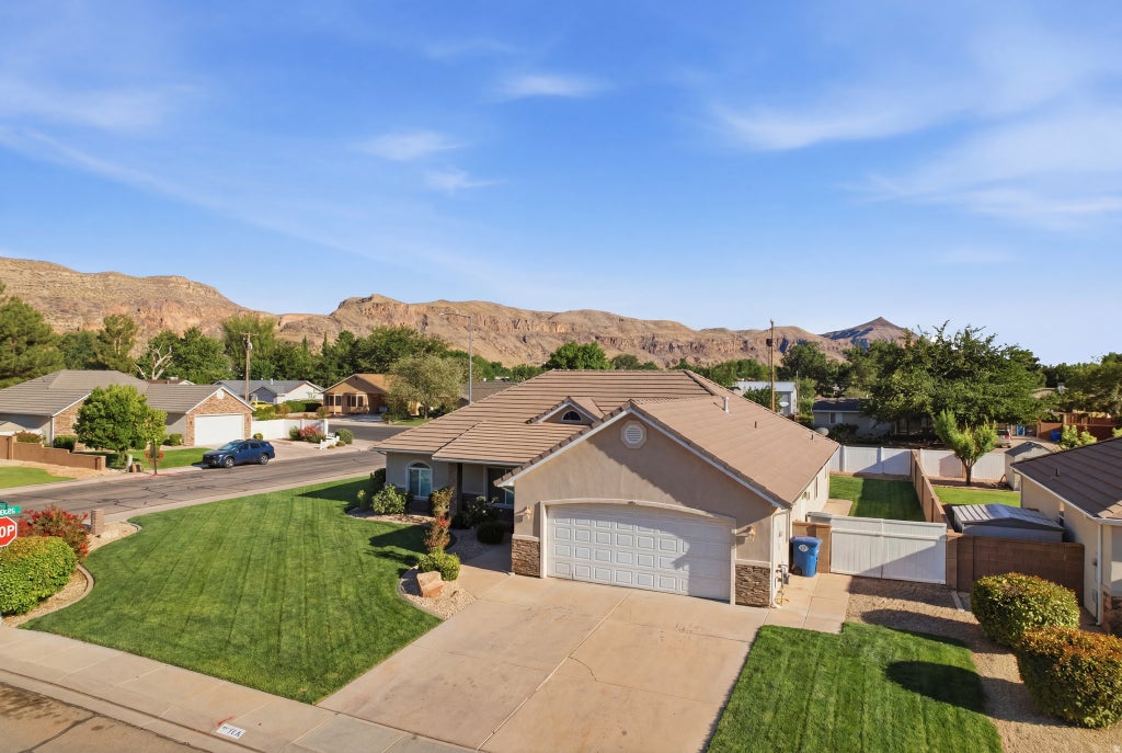 Photo of 545 W 375 S, Hurricane, UT 84737 (MLS # 2165990)