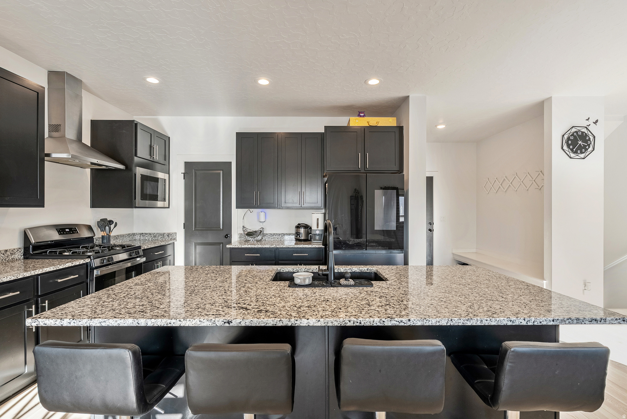 THE ROSE - Residential