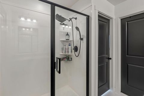 Tiny photo for 915 N EVELYN ST, Farmington, UT 84025 (MLS # 2133999)