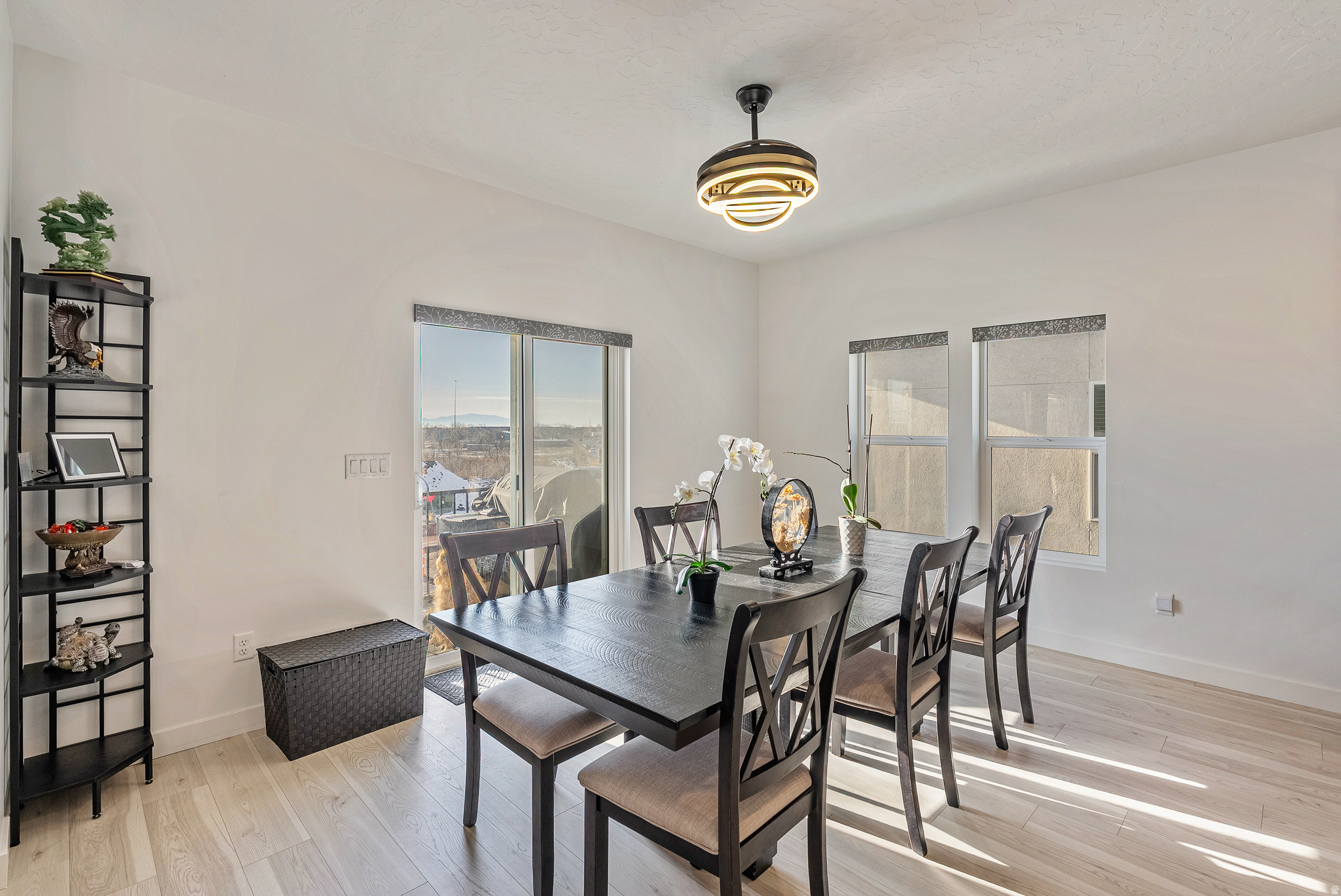 THE ROSE - Residential