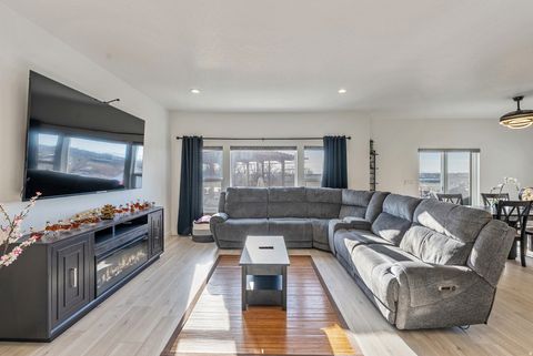 Tiny photo for 915 N EVELYN ST, Farmington, UT 84025 (MLS # 2133999)