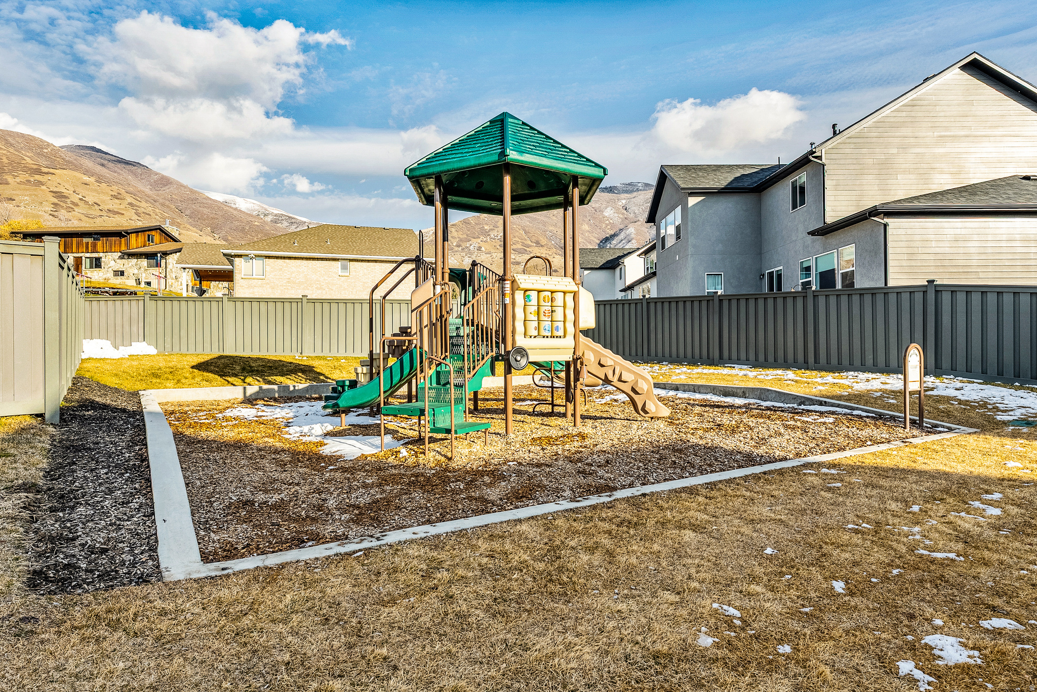 THE ROSE - Residential