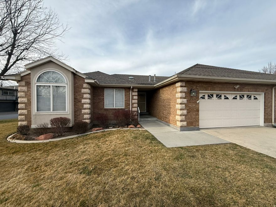 Square footage figures are provided as courtesy estimates only and were obtained from county records. Buyer is advised to obtain an independent measurement.