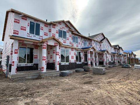 Homes For Sale - 813 S 270 #3<br/> Cache County, Smithfield, UT 84335