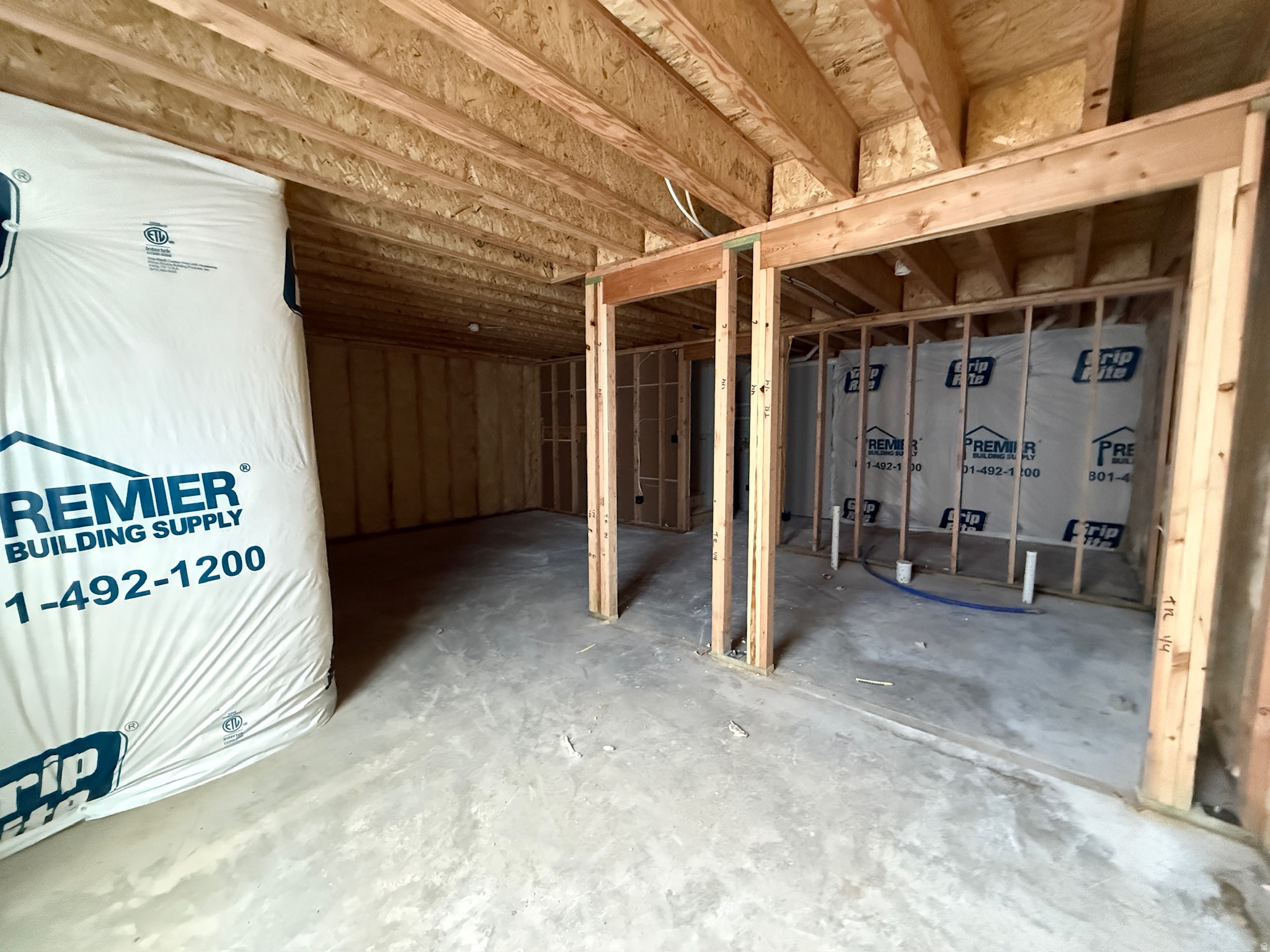 SMITHFIELD CREST - Residential