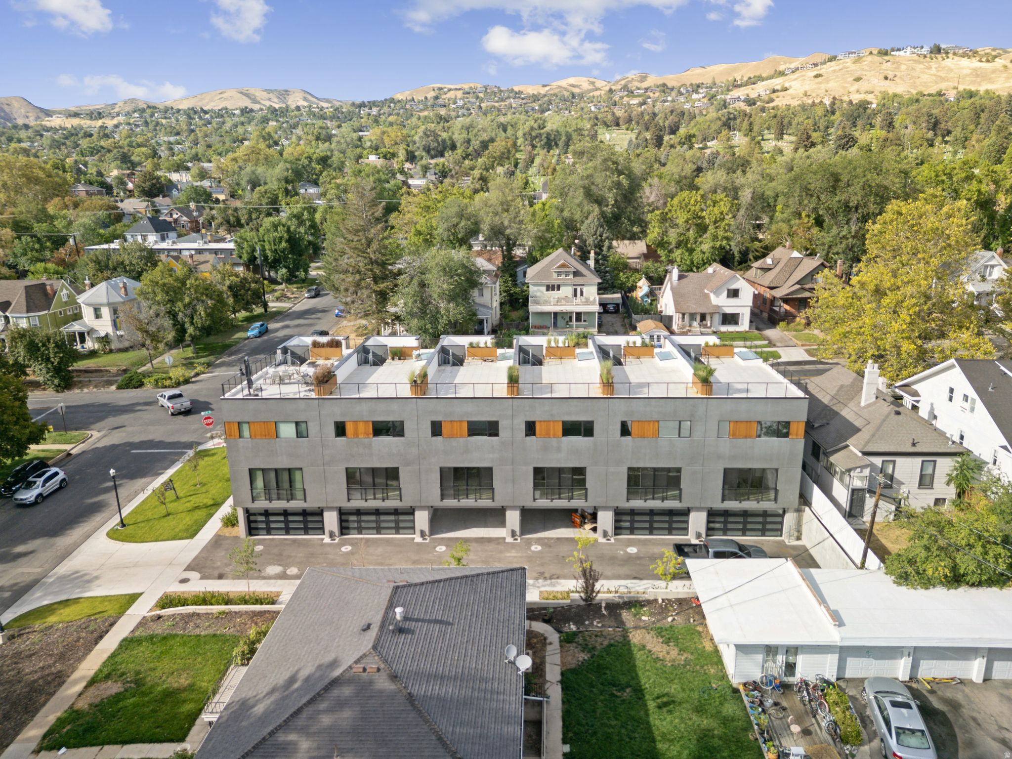 3RD AVENUE TOWNHOMES - Residential