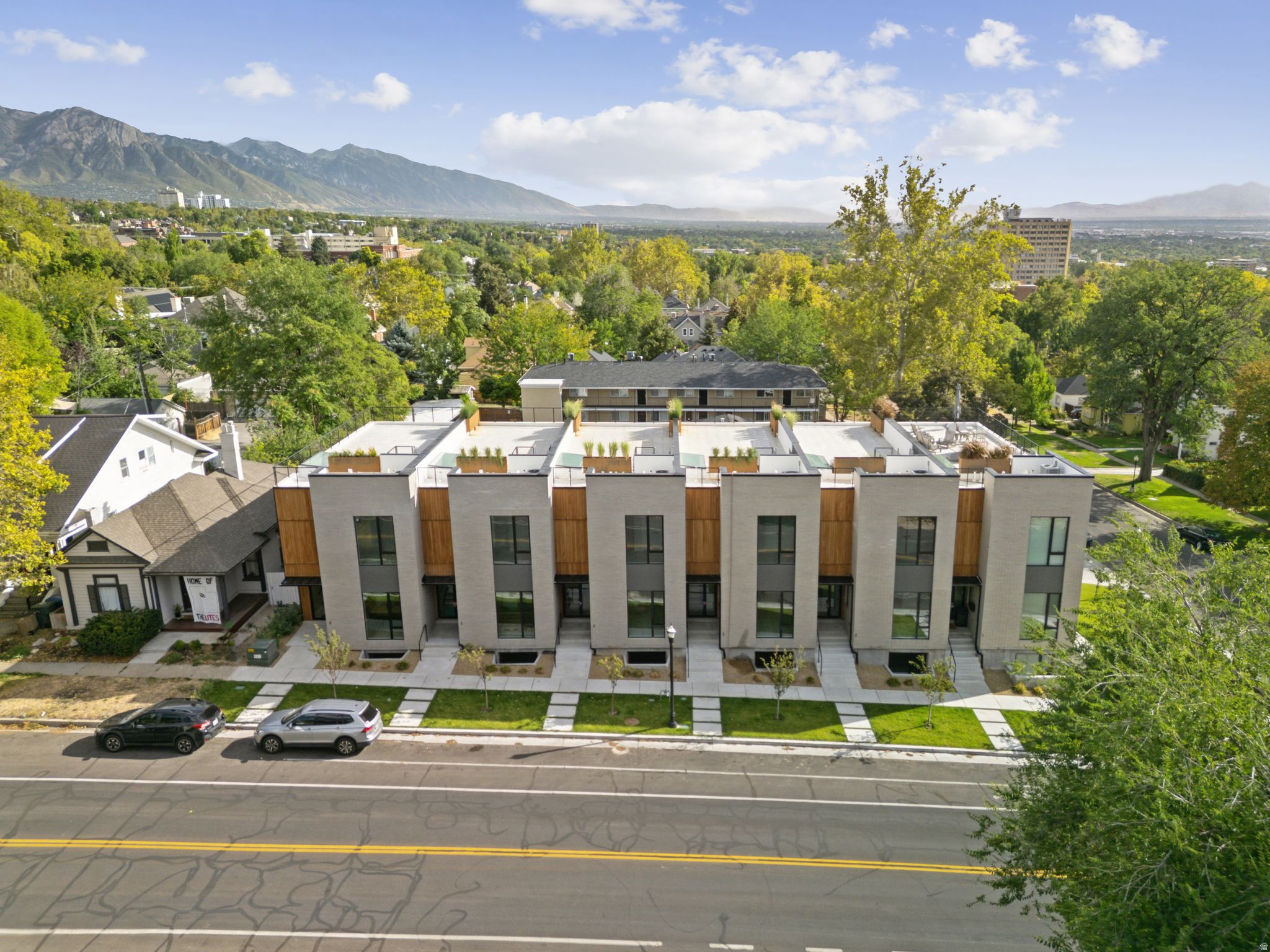 3RD AVENUE TOWNHOMES - Residential
