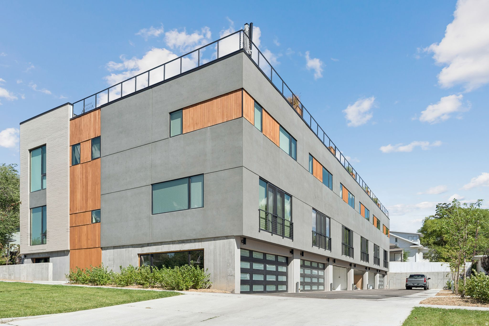 3RD AVENUE TOWNHOMES - Residential