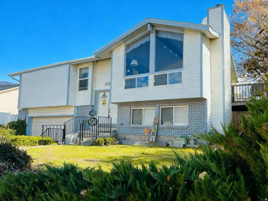 Great opportunity to own a solid, well-built home in an established neighborhood. Home is ready for showings now! Enjoy the park directly across the street and the golf course just over a mile away. The Seller is motivated and may consider buyer concessions with a strong offer. Conveniently located near schools, shopping, and commuter routes. Buyer to verify all information.