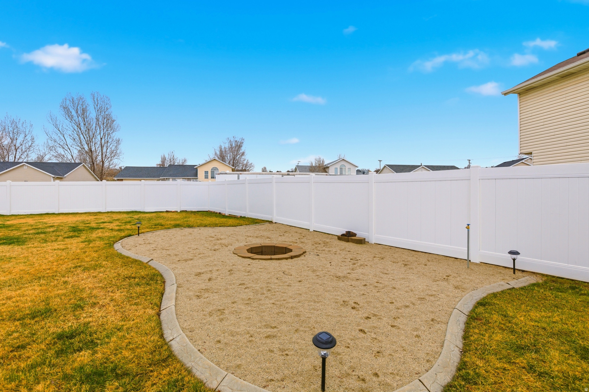 EDGEWATER ESTATES - Residential