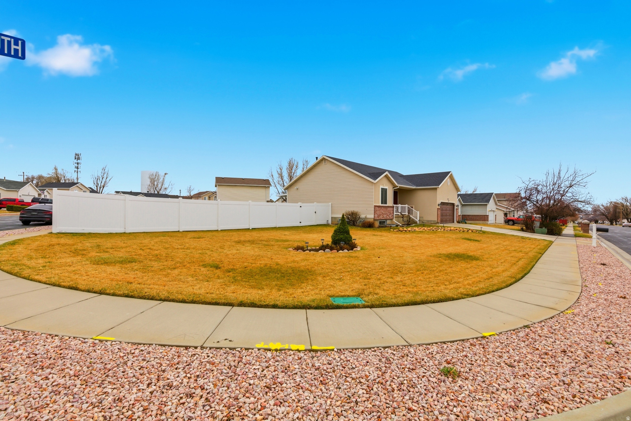 EDGEWATER ESTATES - Residential