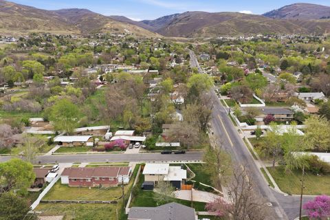 Tiny photo for 749 E 400 N, Bountiful, UT 84010 (MLS # 2147239)