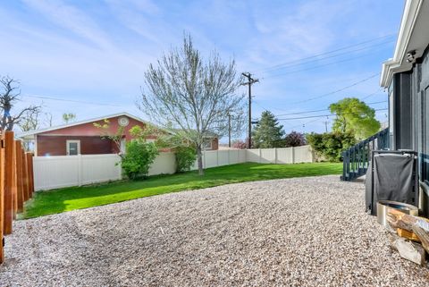 Tiny photo for 749 E 400 N, Bountiful, UT 84010 (MLS # 2147239)