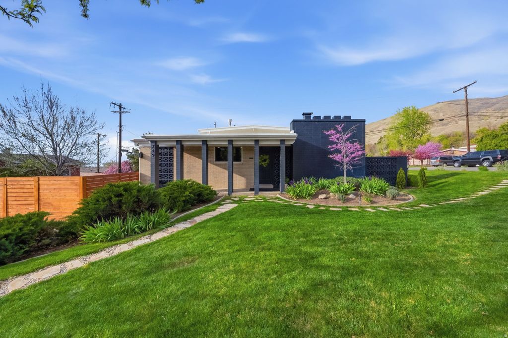 Photo of 749 E 400 N, Bountiful, UT 84010 (MLS # 2147239)