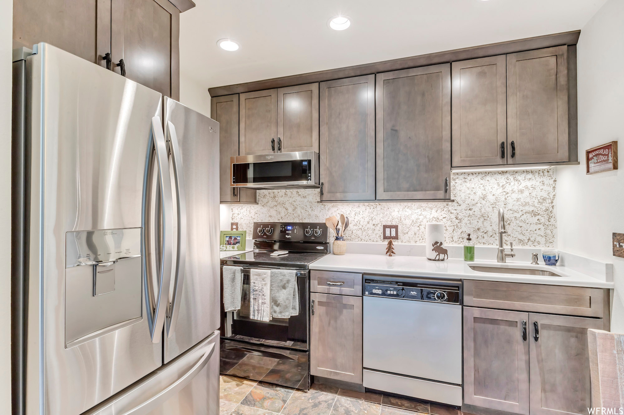 RED PINE CHALETS CONDO - Residential