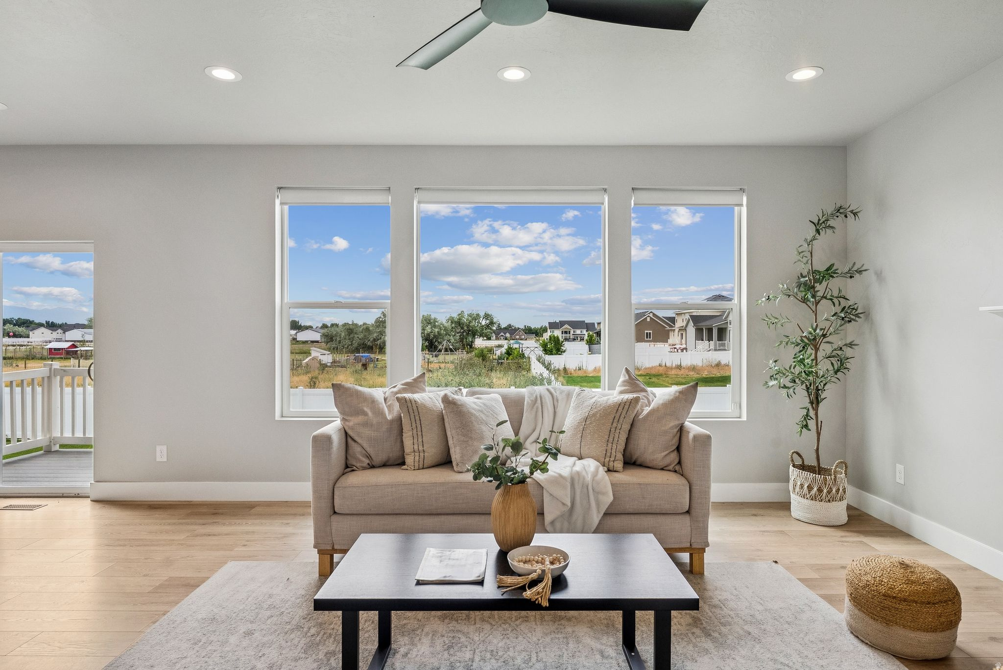 SUNSET EQUESTRIAN - Residential