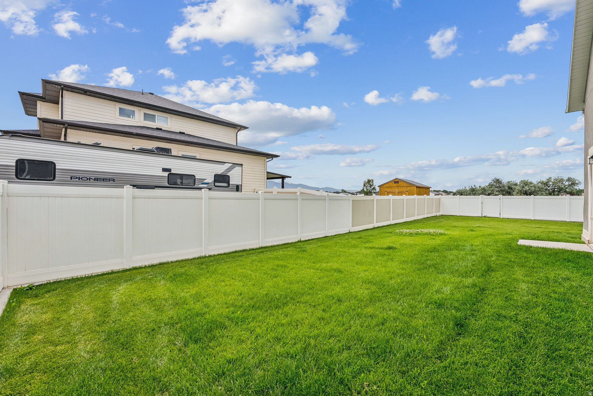 SUNSET EQUESTRIAN - Residential