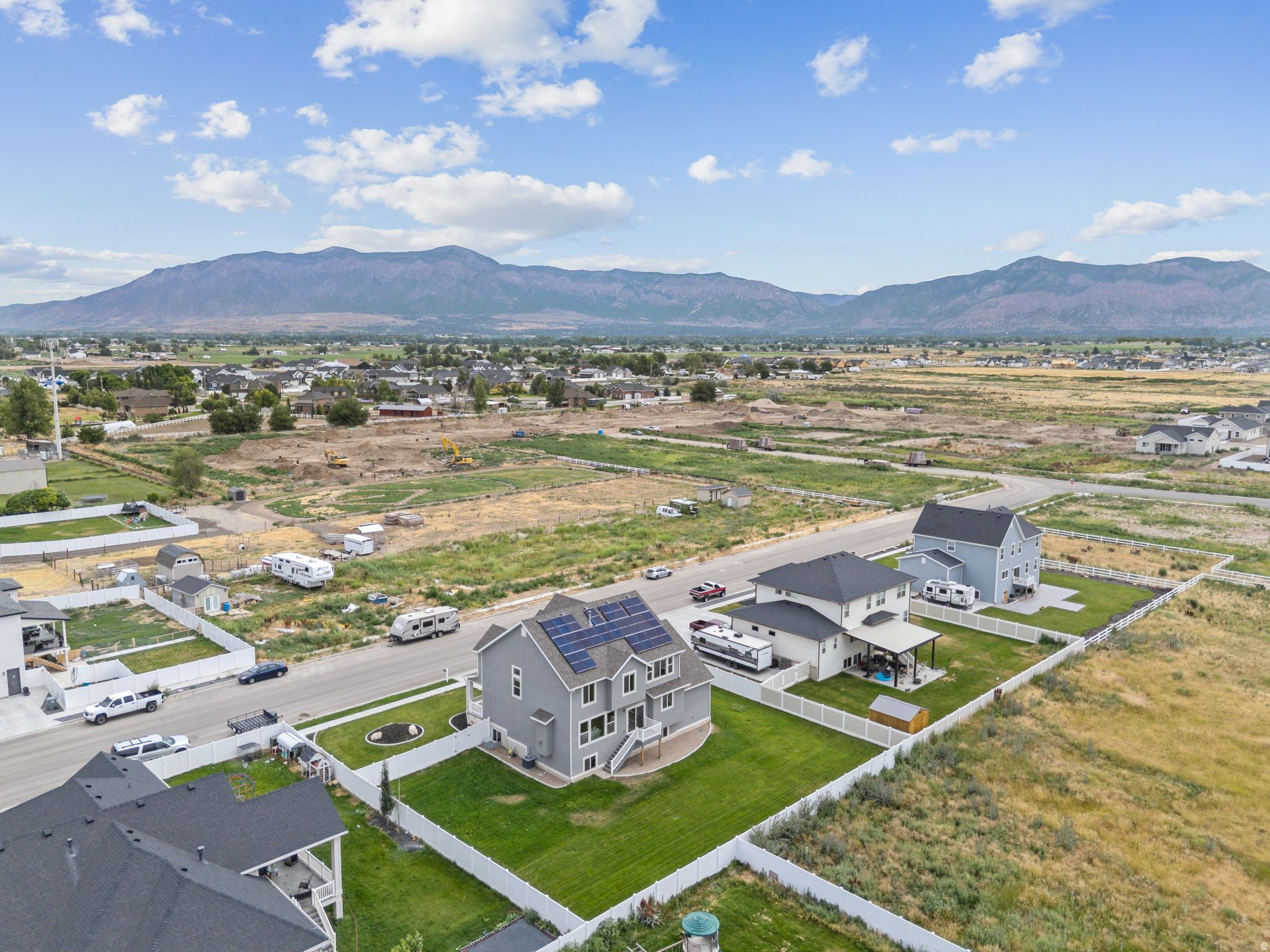 SUNSET EQUESTRIAN - Residential