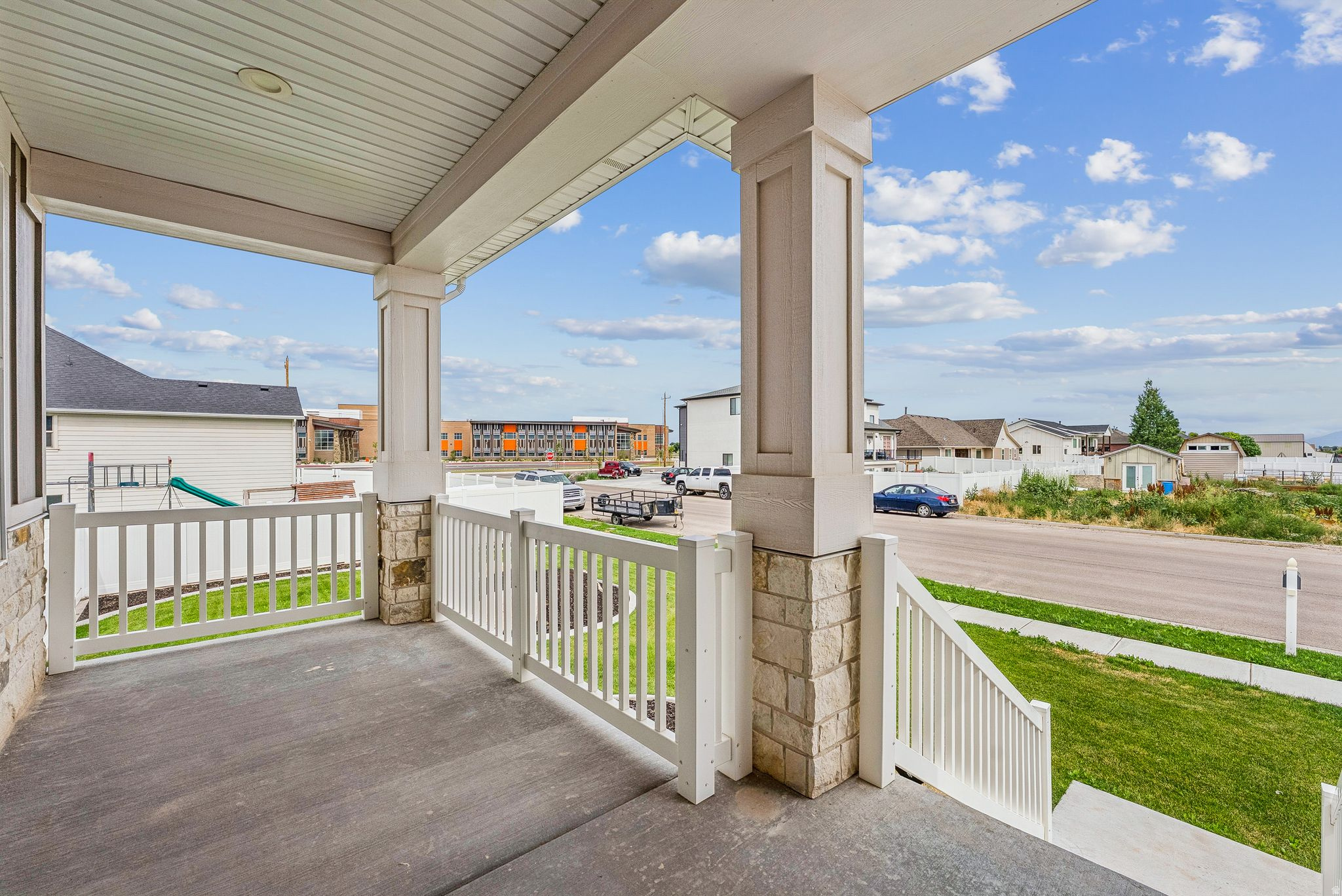 SUNSET EQUESTRIAN - Residential