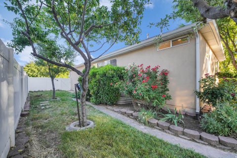 Tiny photo for 1234 W OAKRIDGE DR N, Farmington, UT 84025 (MLS # 2169242)