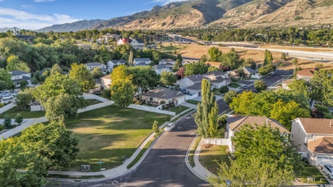 Tiny photo for 1234 W OAKRIDGE DR N, Farmington, UT 84025 (MLS # 2169242)