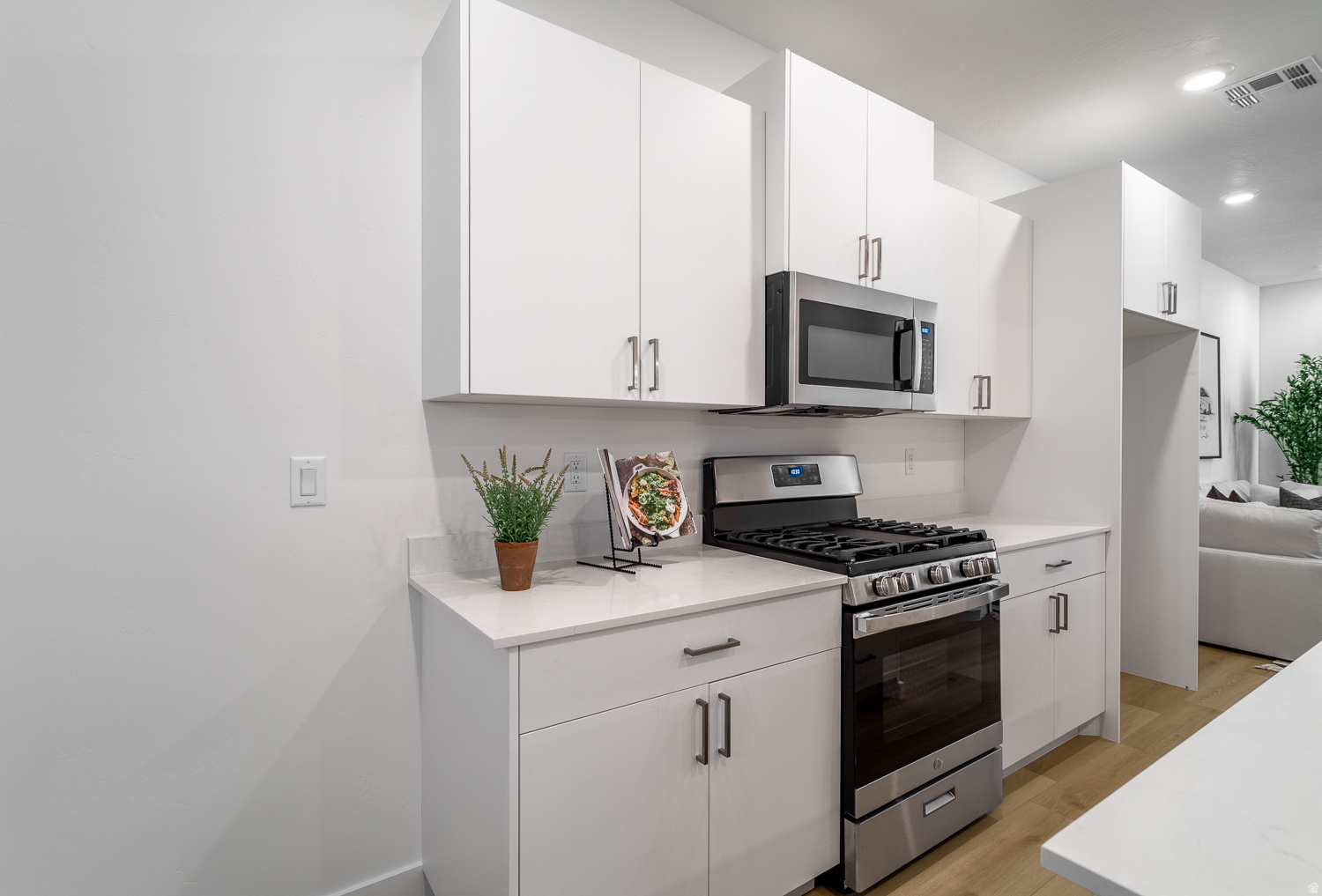 BECCO CREEK TOWNHOMES AT DIVARIO - Residential