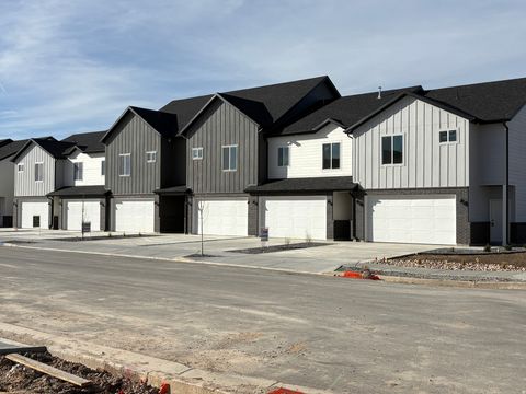 Townhouse For Sale - 4354 W 1825 #104<br/> Davis County, West Point, UT 84015