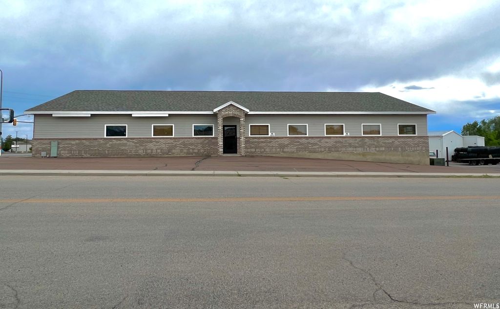 Photo of 1285 W HIGHWAY 40 S, Vernal, UT 84078 (MLS # 2130390)