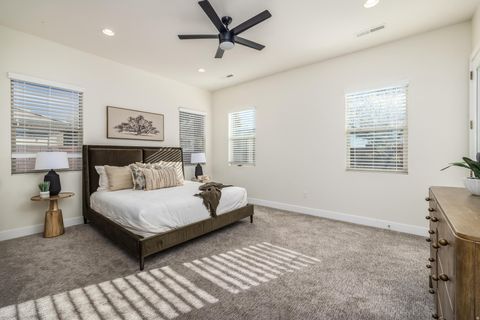 Tiny photo for 463 W COUGAR WAY, Ivins, UT 84738 (MLS # 2127002)