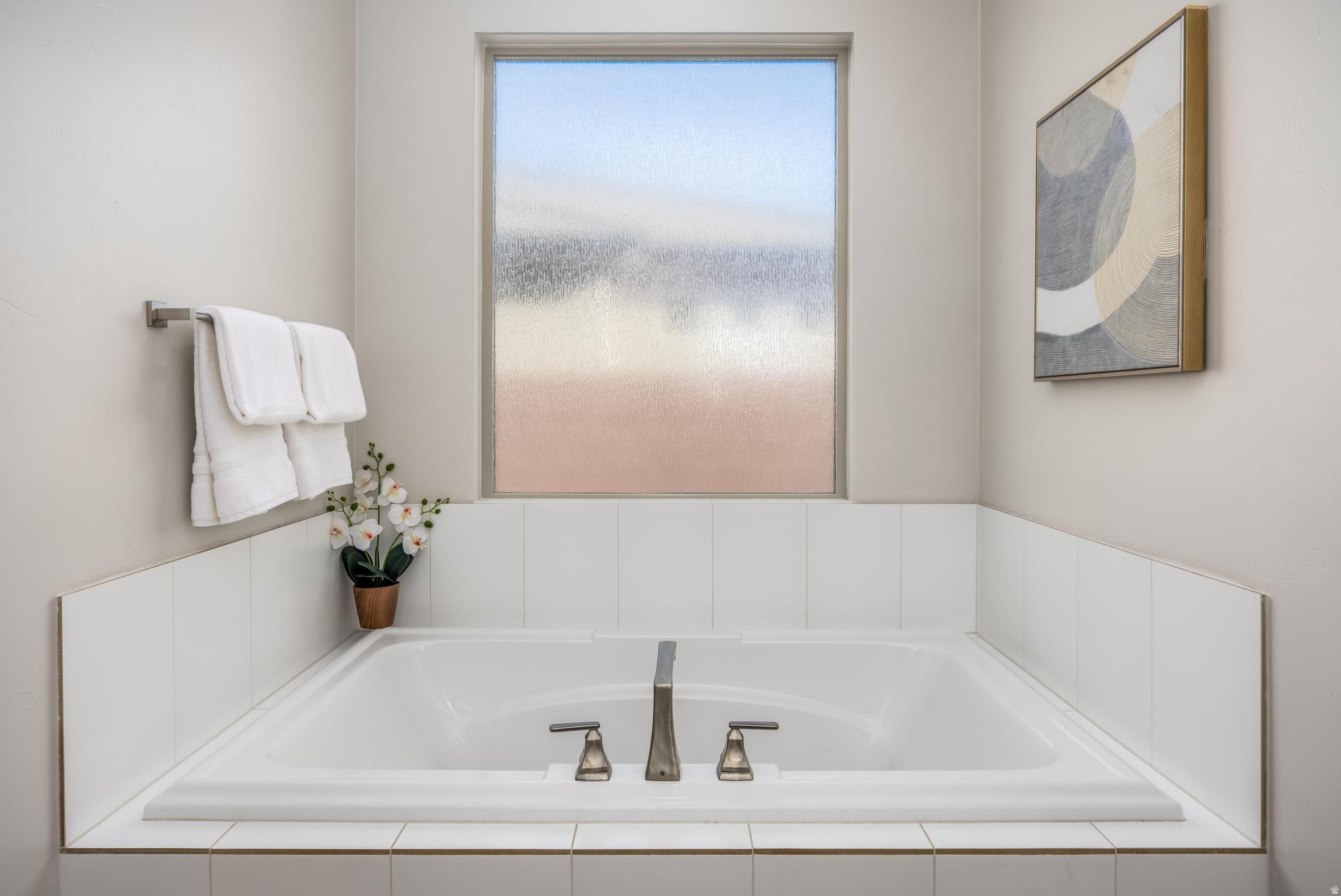 CLIFFROSE PH 2 - Residential