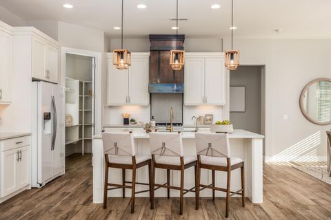 Tiny photo for 463 W COUGAR WAY, Ivins, UT 84738 (MLS # 2127002)