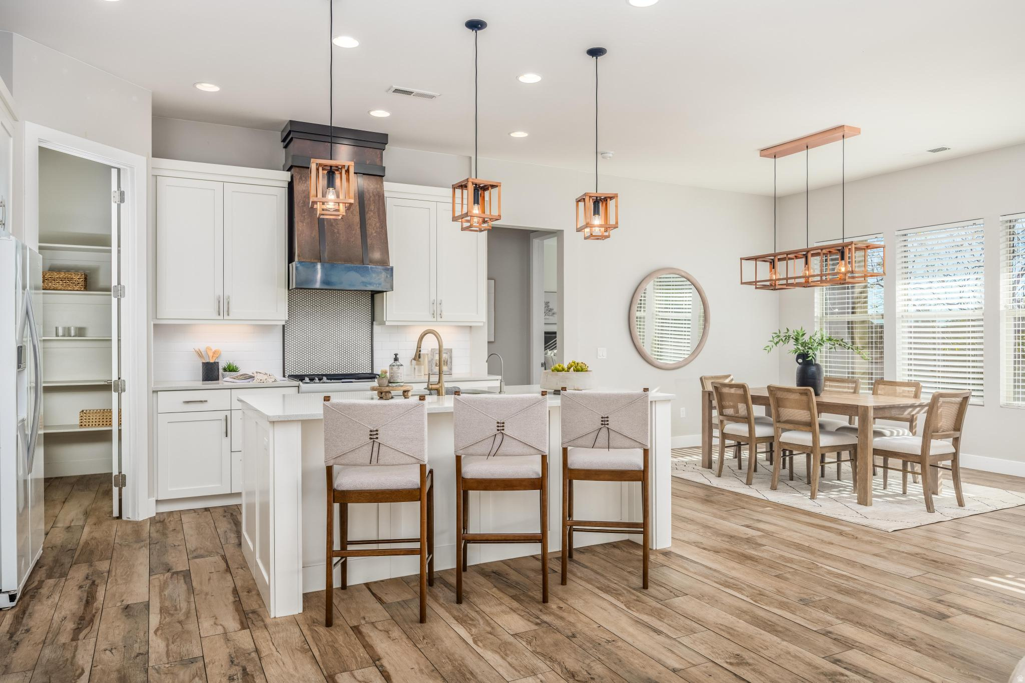 CLIFFROSE PH 2 - Residential