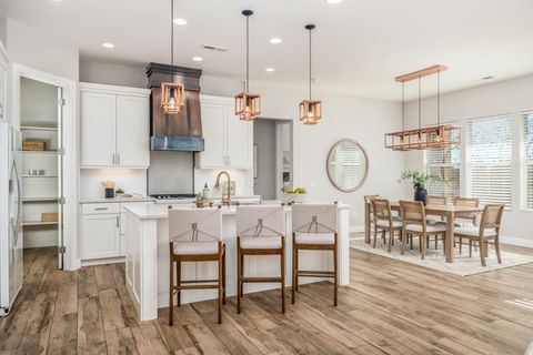 Tiny photo for 463 W COUGAR WAY, Ivins, UT 84738 (MLS # 2127002)